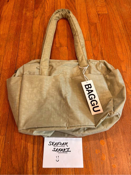 BAGGU Handbags - NWT Baggu Every Day Cloud Bag Celadon Green
